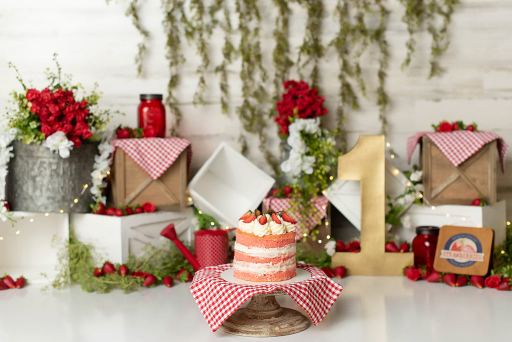 custom strawberry shortcake smash cake session with sweetest snaps photography by haleys custom cakes